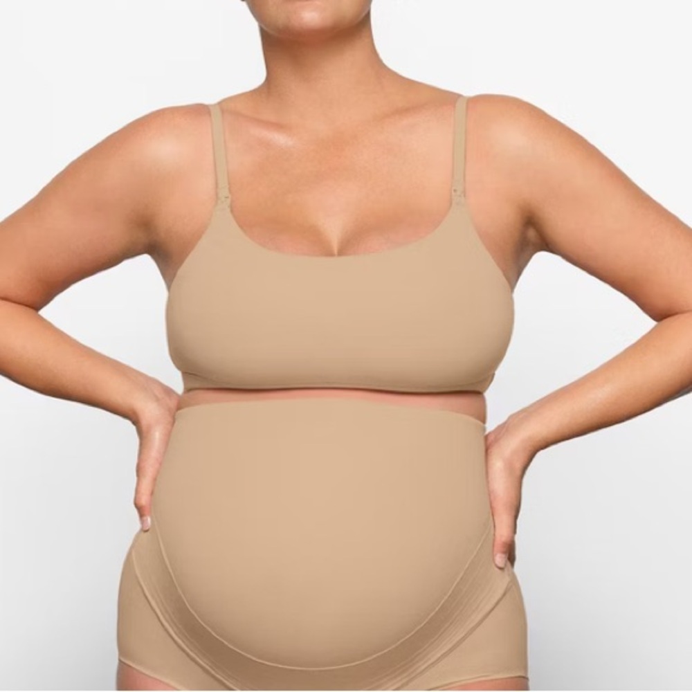 SKIMS Fits Everybody Maternity Nursing Scoop Bralette